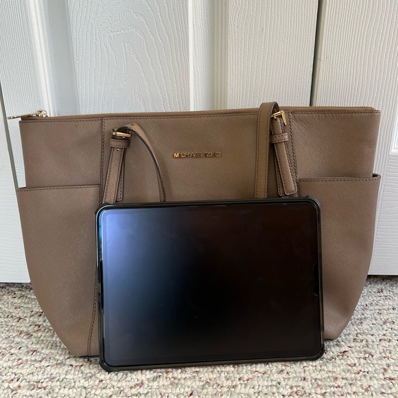 Michael Kors Purse - Picture 2 of 8